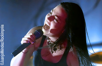 El 11/11/06 Evanescence y Revolution Theory en Espacio Movistar